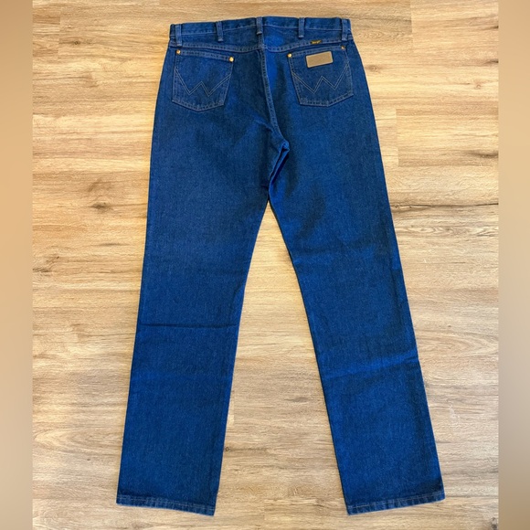 36x34 Wrangler Men's Deep Blue Straight Jeans - Picture 2 of 3